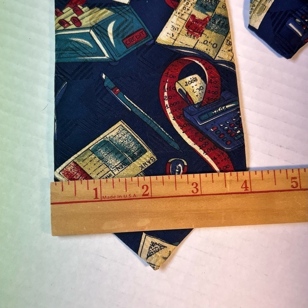 Mens Tie Bank Financial Advisor 58.5" long and 4" wide Italian Silk Screen Print - Picture 5 of 8